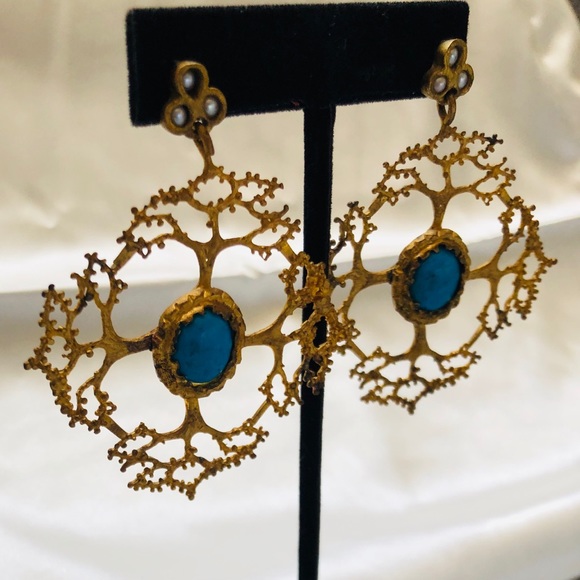 Unnamed Designer Gold plated Earrings - Picture 2 of 3